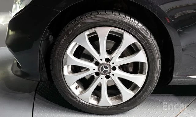 Mercedes-Benz E 220 E-Class E220d 4MATIC Exclusive | Mobile.bg � ����������� 8