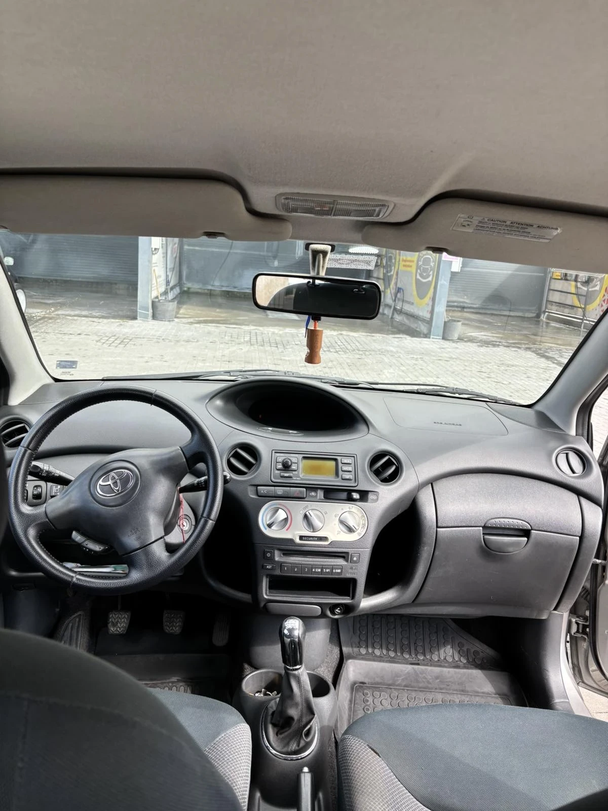 Toyota Yaris 1.0 VVT-i - изображение 6