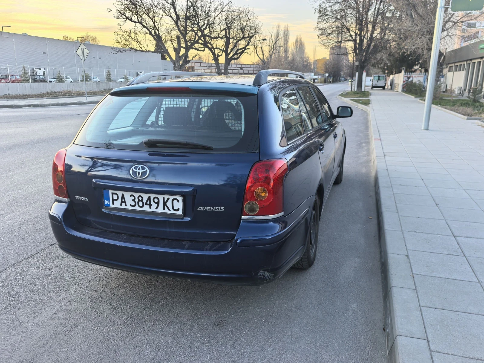 Toyota Avensis  - изображение 4