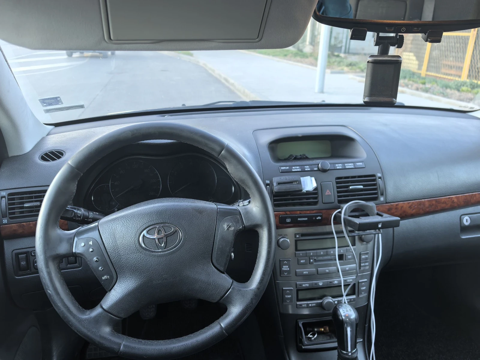 Toyota Avensis  - изображение 5
