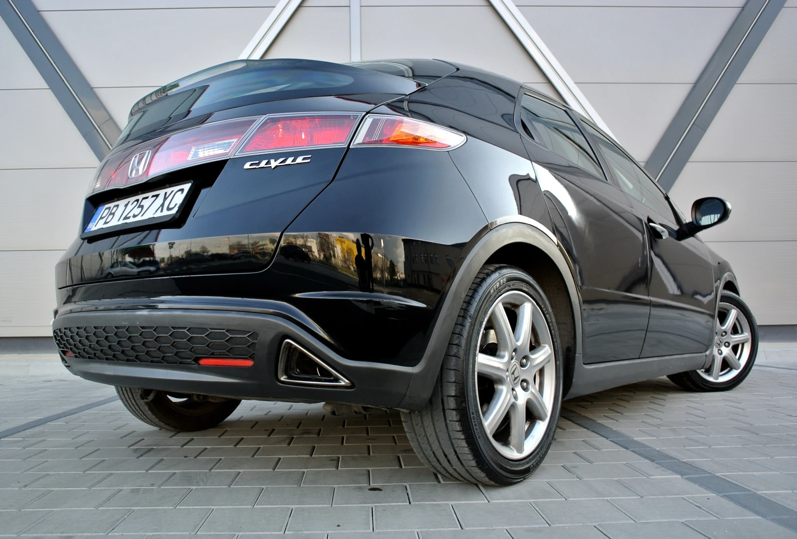 Honda Civic 1.8i-VTEC / АВТОМАТ / СТАРТ-СТОП / F1 ПЕРА*  - изображение 2