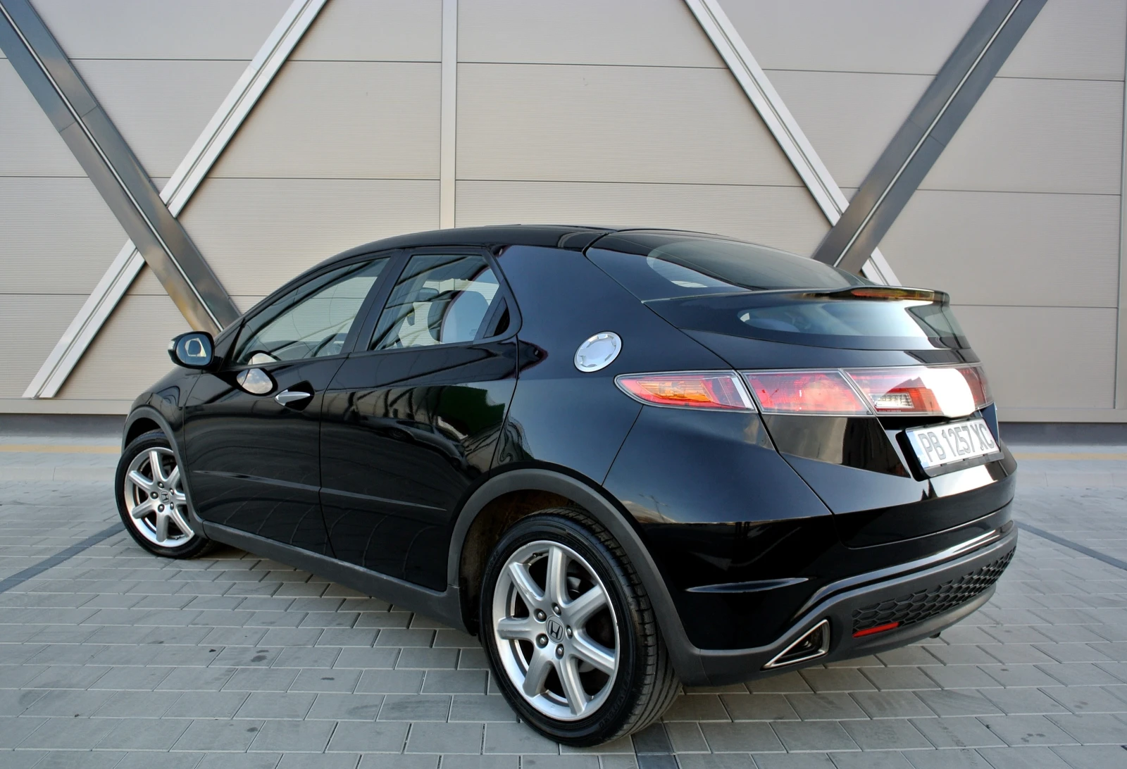 Honda Civic 1.8i-VTEC / АВТОМАТ / СТАРТ-СТОП / F1 ПЕРА*  - изображение 8