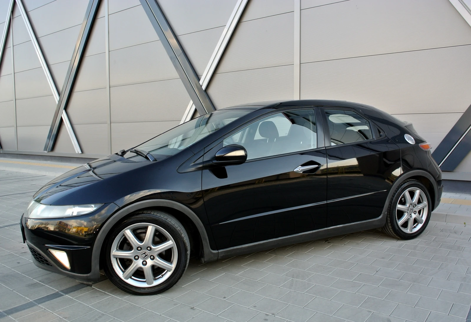 Honda Civic 1.8i-VTEC / АВТОМАТ / СТАРТ-СТОП / F1 ПЕРА*  - изображение 5