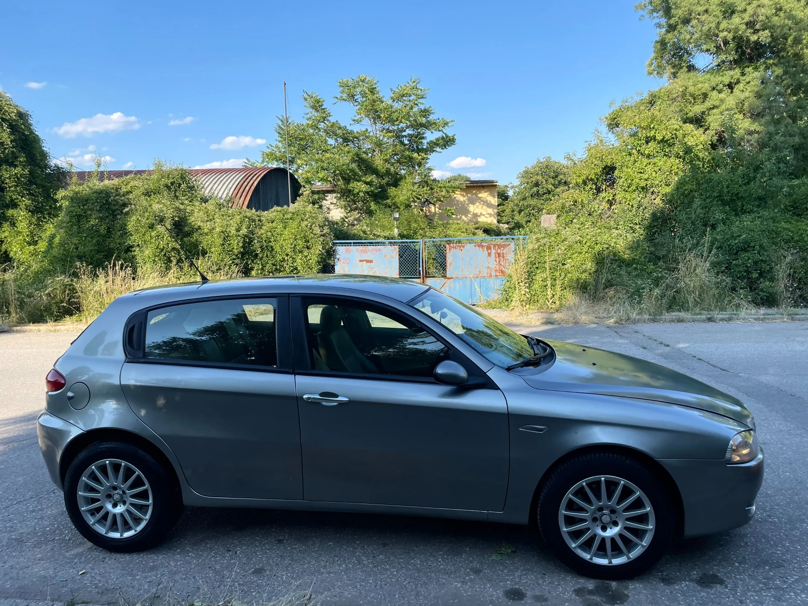 Alfa Romeo 147 JTDm - изображение 6