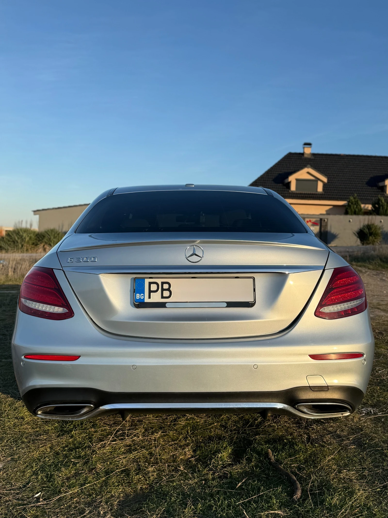 Mercedes-Benz E 300  - изображение 4