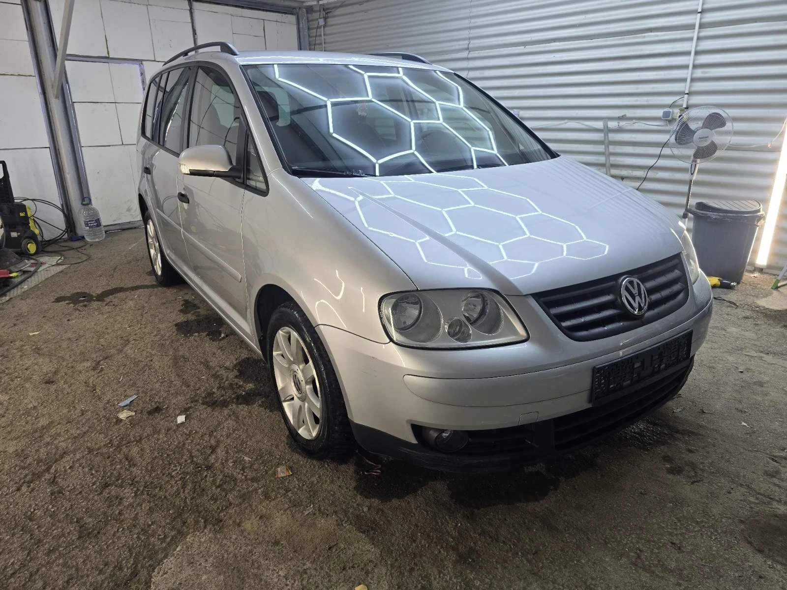 VW Touran, снимка 3 - Автомобили и джипове - 53878896