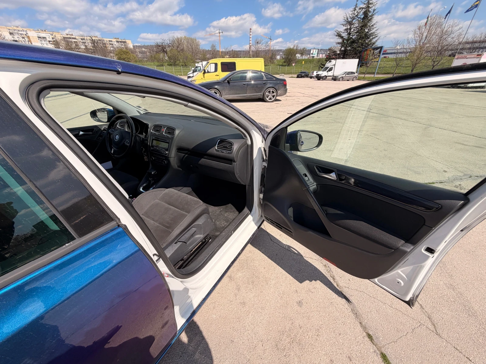 VW Golf 1.6 tdi 105 автоматик, снимка 8 - Автомобили и джипове - 54125959