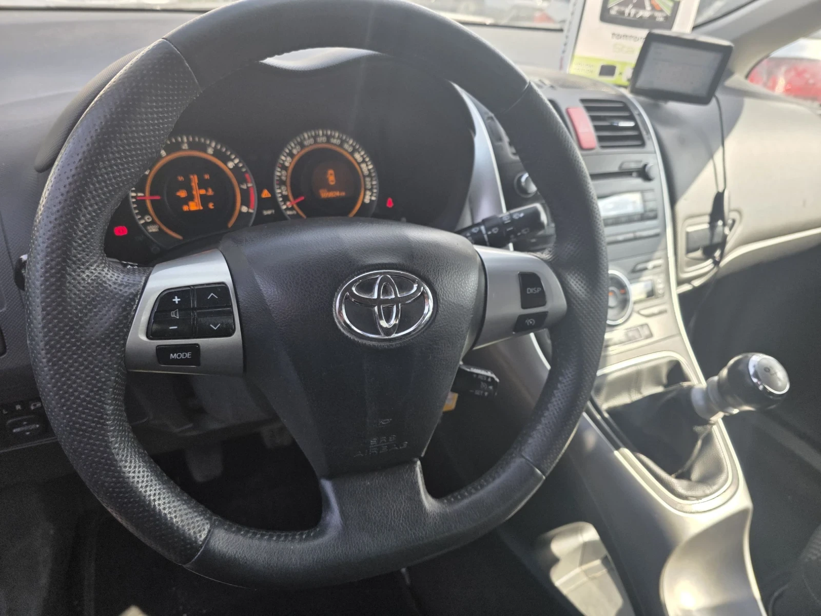 Toyota Auris 1.6 I FACELIFT/ цвят графит с климатроник, снимка 8 - Автомобили и джипове - 54743107