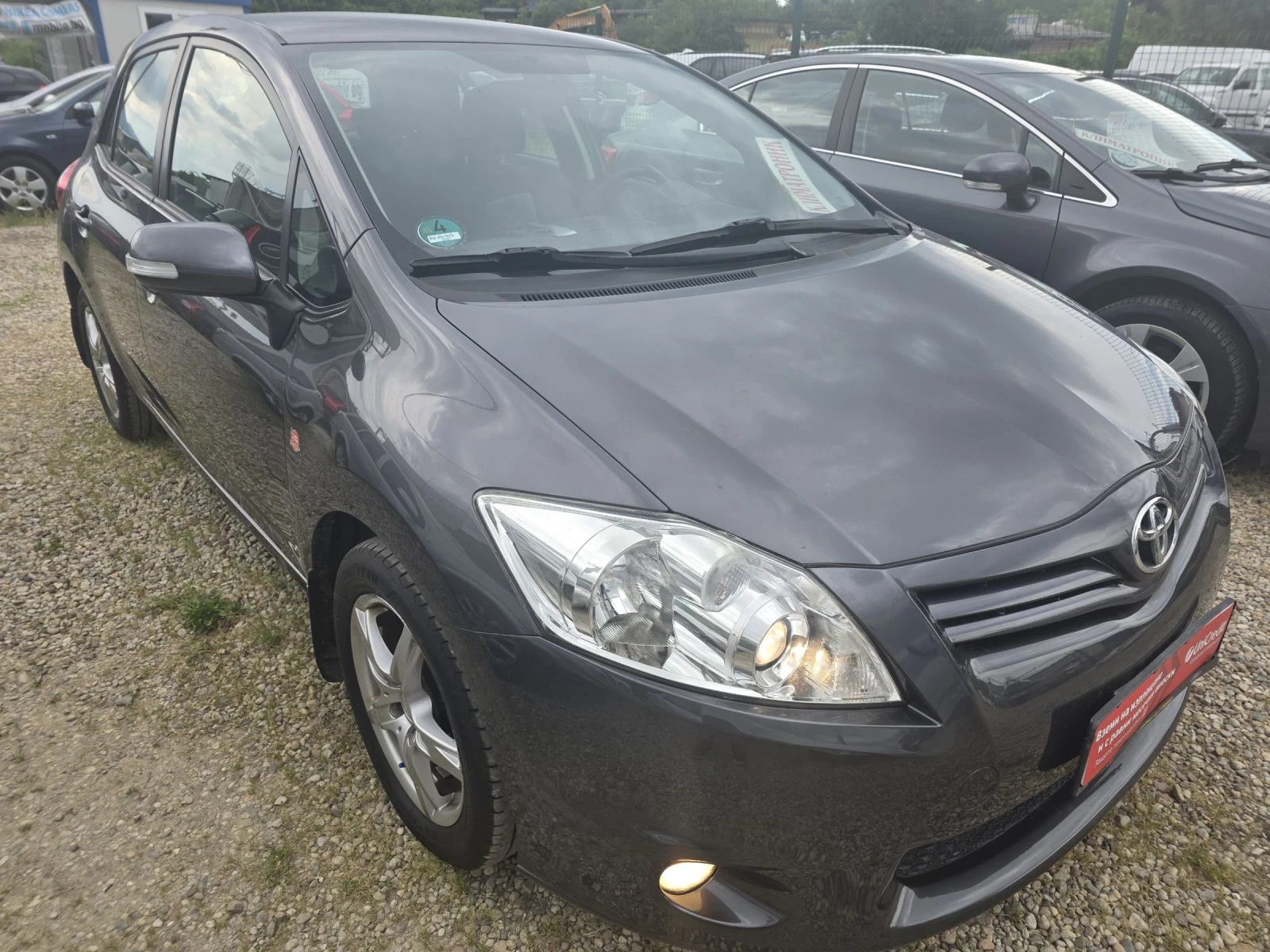 Toyota Auris 1.6 I FACELIFT, климатроник, мултиволан, темпомат, снимка 3 - Автомобили и джипове - 54743107