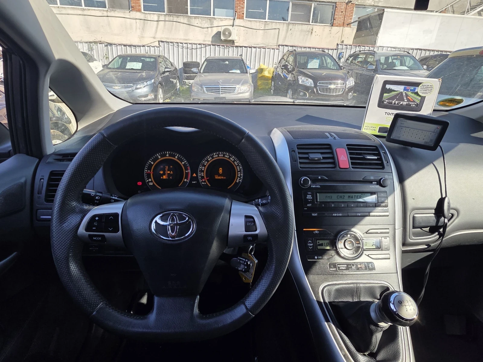 Toyota Auris 1.6 I FACELIFT/ цвят графит с климатроник, снимка 15 - Автомобили и джипове - 54743107