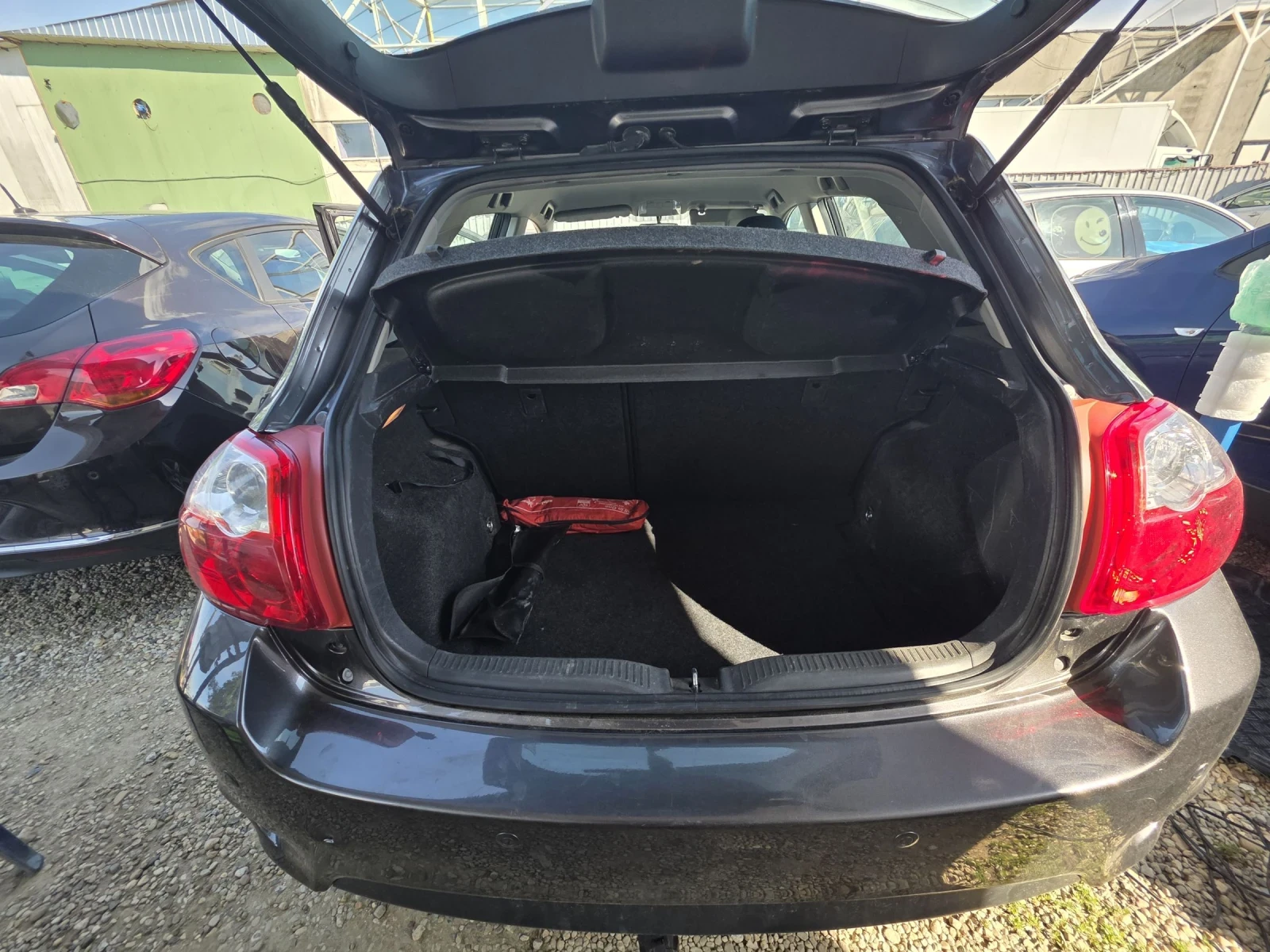 Toyota Auris 1.6 I FACELIFT/ цвят графит с климатроник, снимка 5 - Автомобили и джипове - 54743107