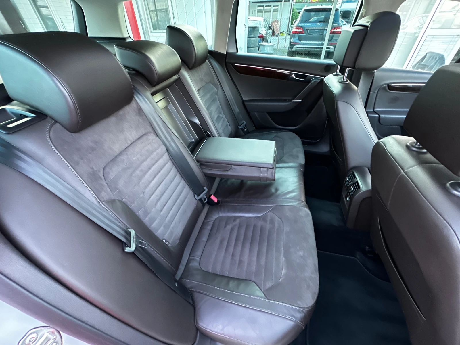VW Passat 2.0TDI 140к.с DSG HIGHLINE, снимка 12 - Автомобили и джипове - 55157855