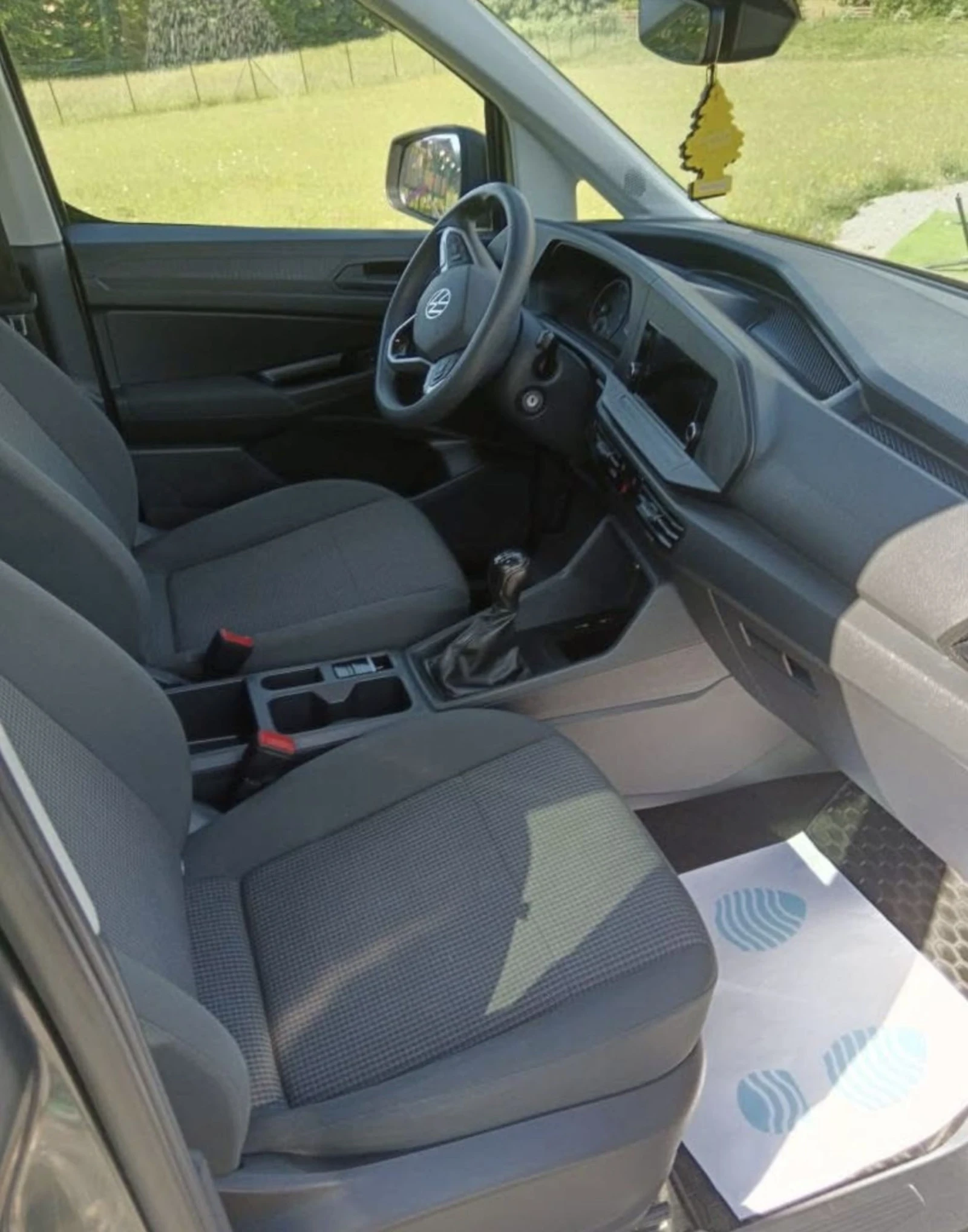 VW Caddy 2.0TDI ПЕРФЕКТЕН, снимка 12 - Автомобили и джипове - 55288770