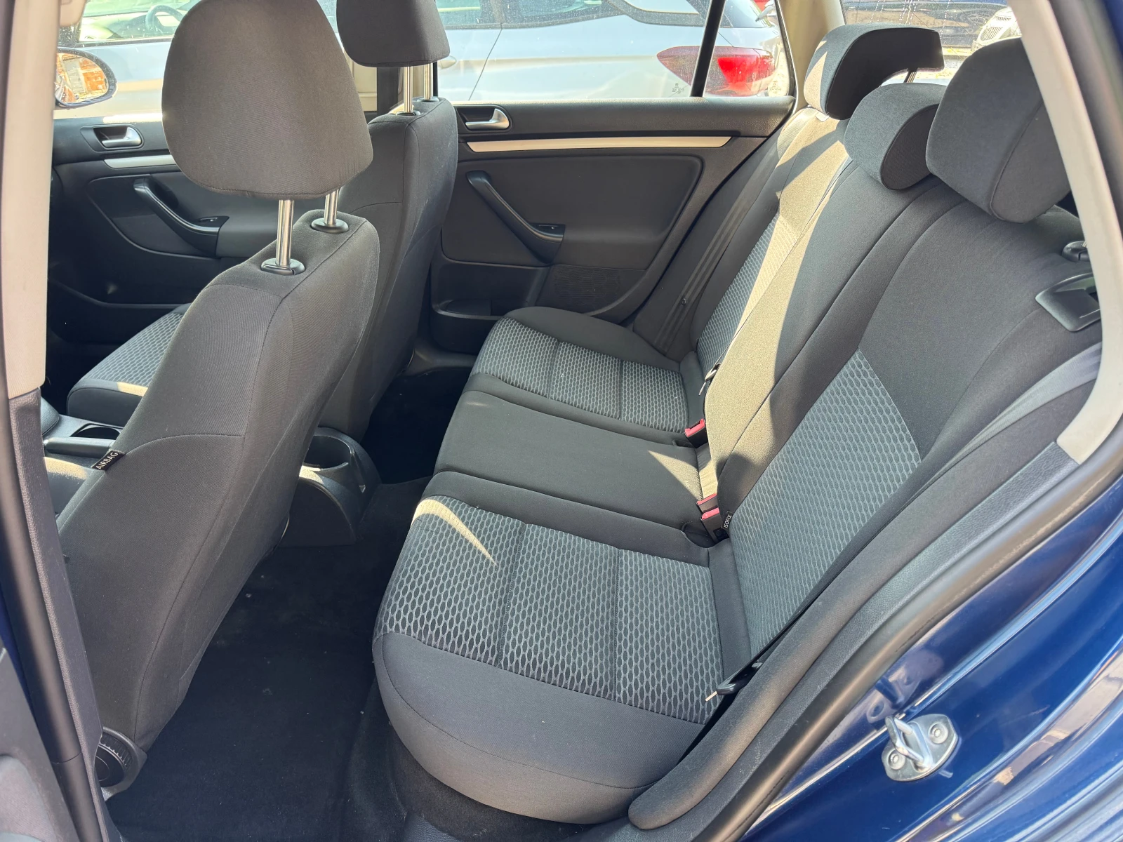 VW Golf 1.6TDI-105кс., снимка 9 - Автомобили и джипове - 55303401