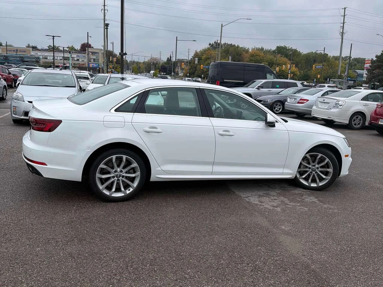 Audi A4 * Progressiv * CARFAX * ОПЦИЯ ЗА ФИНАНСИРАНЕ * , снимка 3 - Автомобили и джипове - 56322932