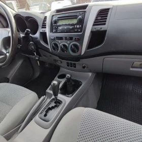 Toyota Hilux 3.0* D-4D* AVTOMAT* KLIMA* , снимка 13