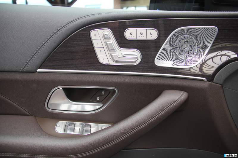 Mercedes-Benz GLS580 AMG/6+1/RSE/Burmester/Panorama, снимка 8 - Автомобили и джипове - 43756575
