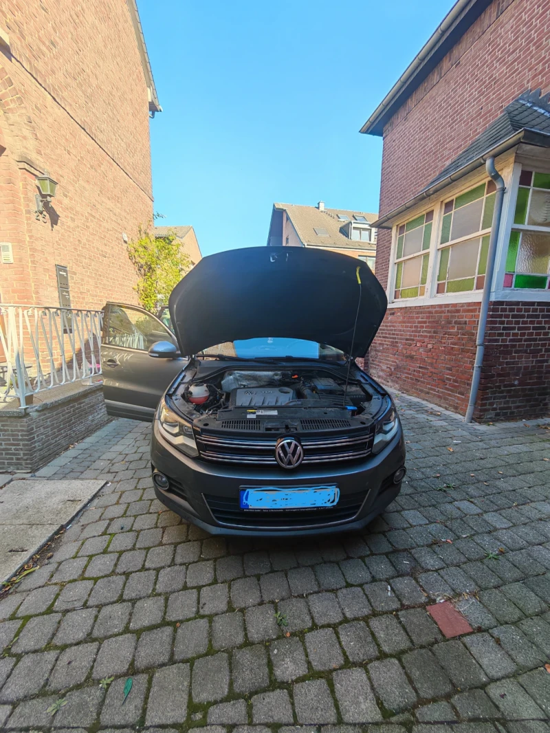 VW Tiguan, снимка 4 - Автомобили и джипове - 51864737