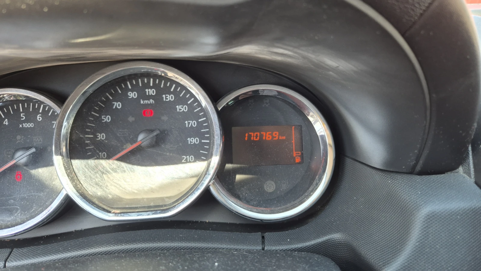 Dacia Duster 1.5 DCI N1 4X4, снимка 16 - Автомобили и джипове - 56149633