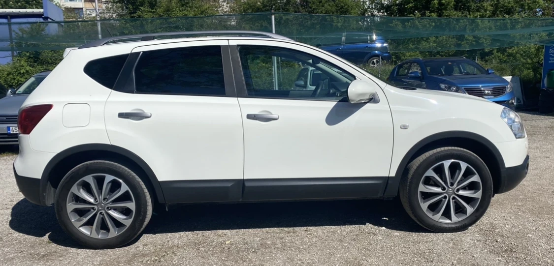 Nissan Qashqai 2.0-4x4-Keyless-Panorama - изображение 5