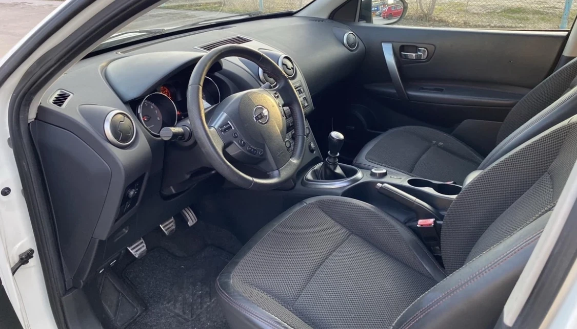 Nissan Qashqai 2.0-4x4-Keyless-Panorama - изображение 8