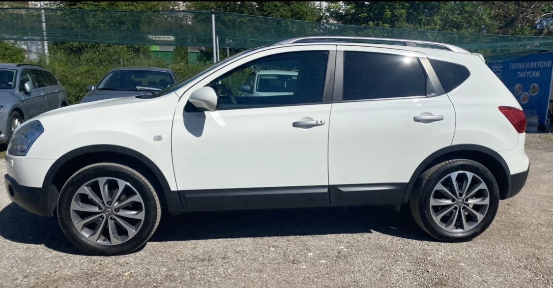 Nissan Qashqai 2.0-4x4-Keyless-Panorama - изображение 4