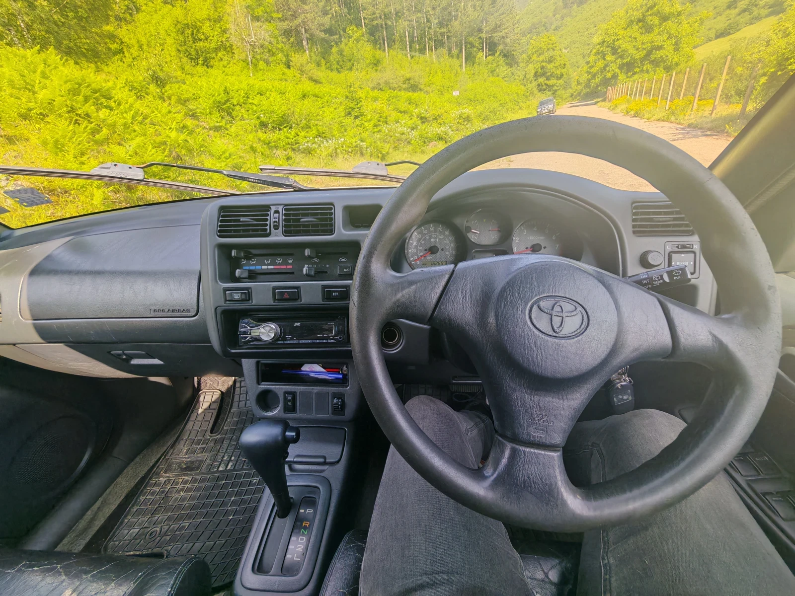 Toyota Rav4  - изображение 8