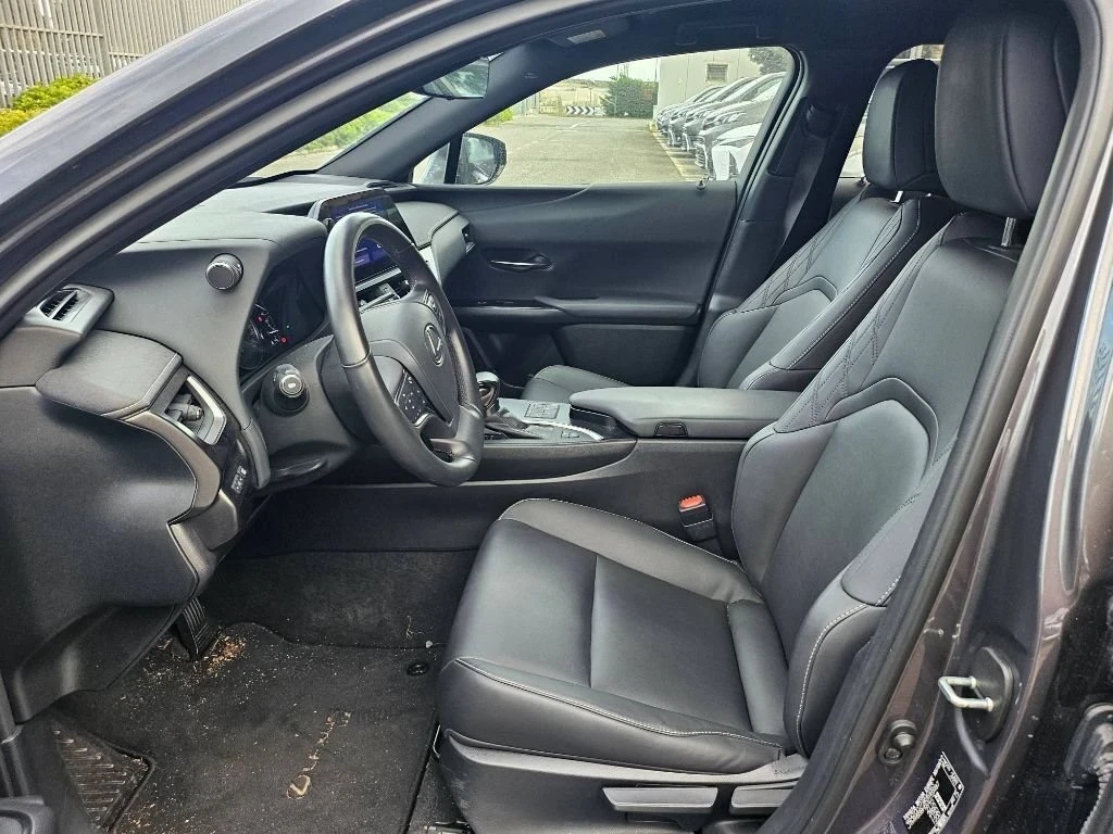 Lexus UX 250h  - изображение 4