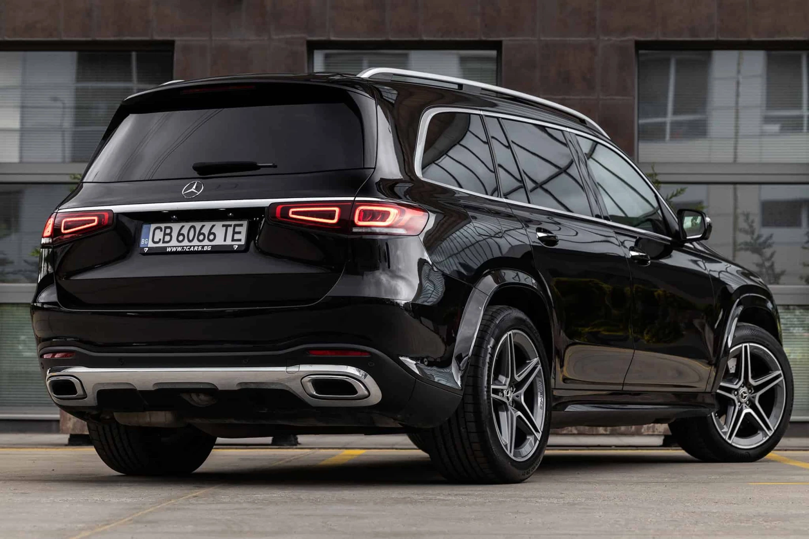 Mercedes-Benz GLS 400 * 4MATIC* AMG ПАКЕТ * 360  КАМЕРА * BURMESTER *  - изображение 6