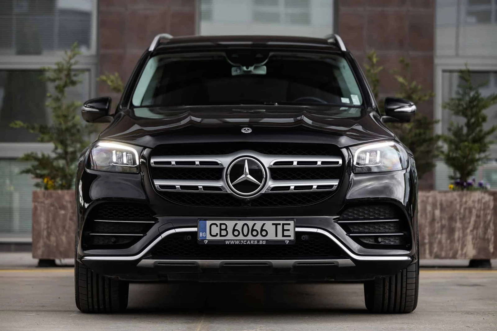 Mercedes-Benz GLS 400 * 4MATIC* AMG ПАКЕТ * 360  КАМЕРА * BURMESTER *  - изображение 2
