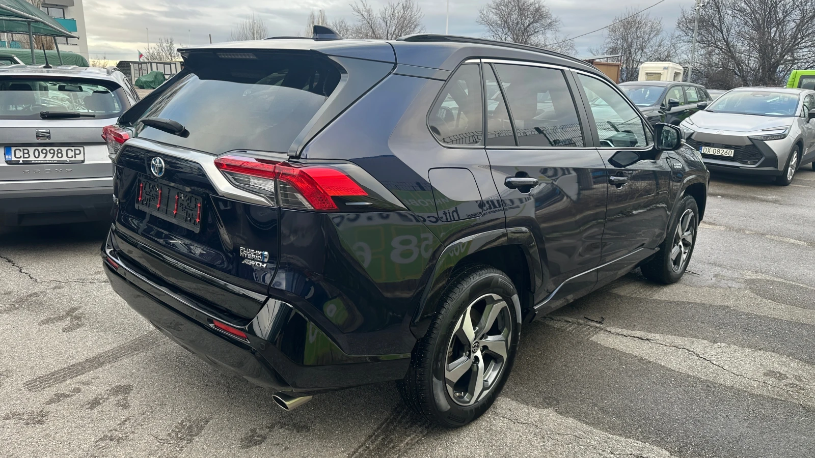 Toyota Rav4 2.5 Plug-In Hybrid 4x4 - изображение 6