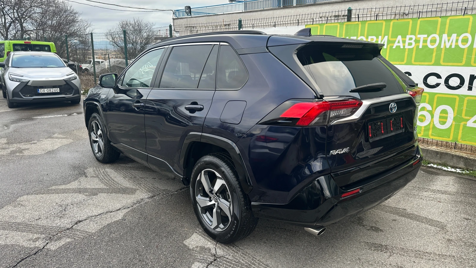 Toyota Rav4 2.5 Plug-In Hybrid 4x4 - изображение 5