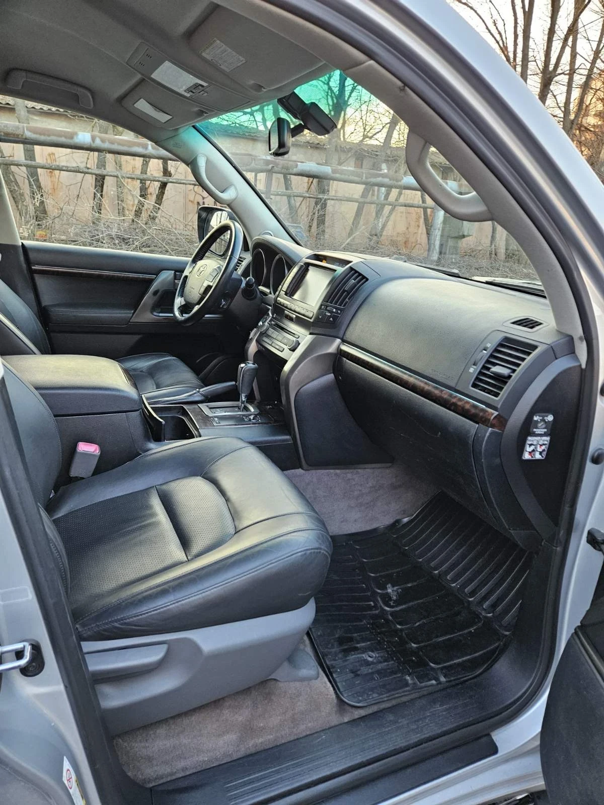 Toyota Land cruiser J200, снимка 8 - Автомобили и джипове - 55601342