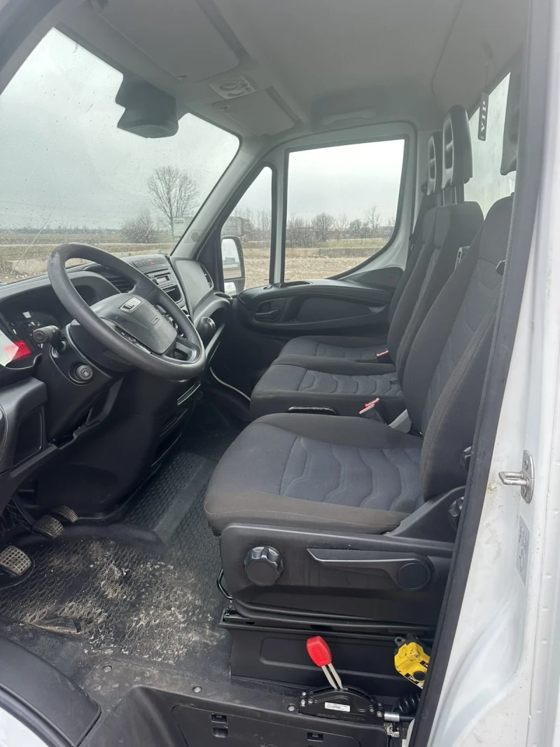 Iveco Daily 4х2, снимка 4 - Бусове и автобуси - 48325010