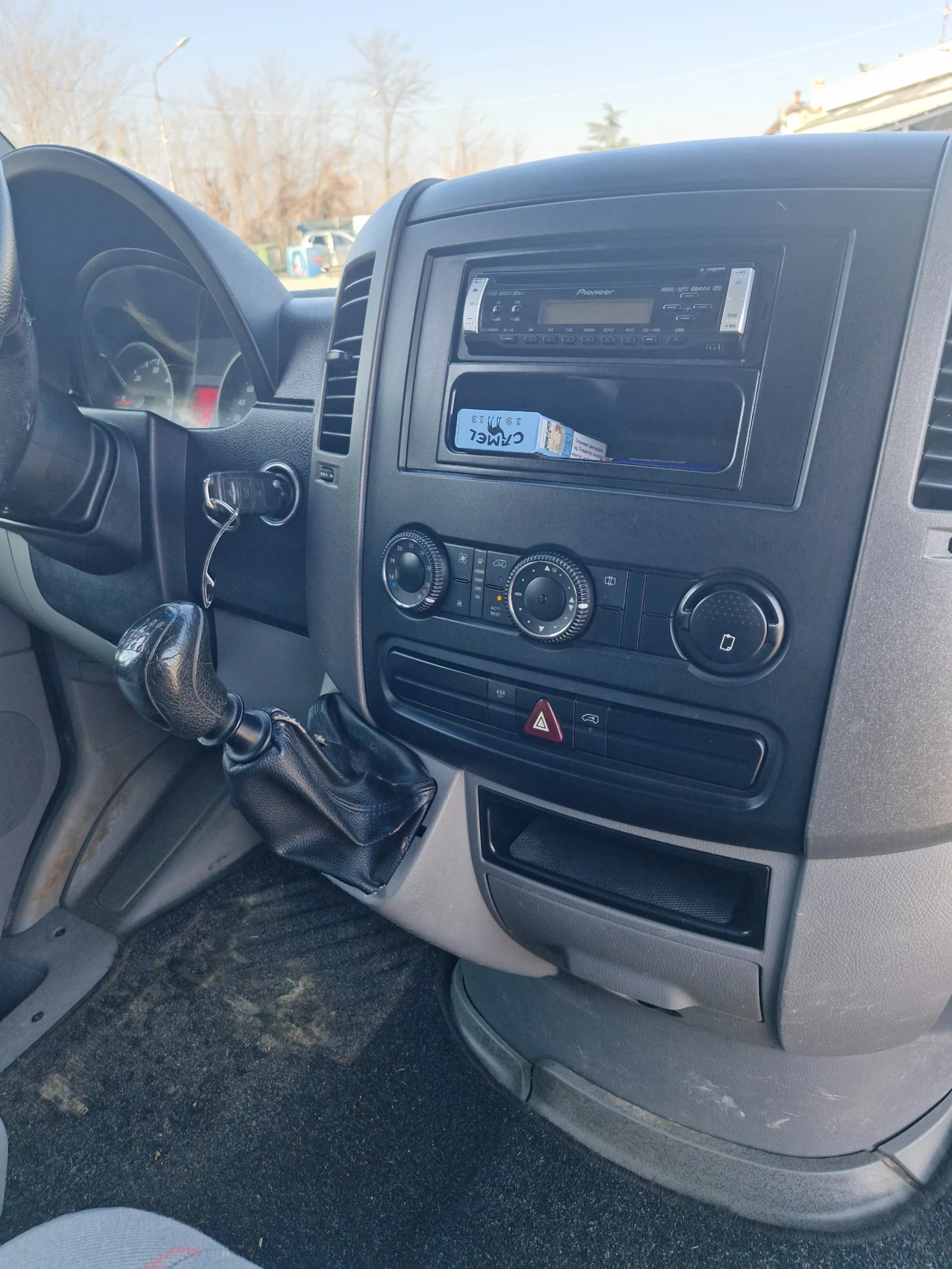 VW Crafter 2.5 109кс КЛИМА, снимка 9 - Бусове и автобуси - 53856863