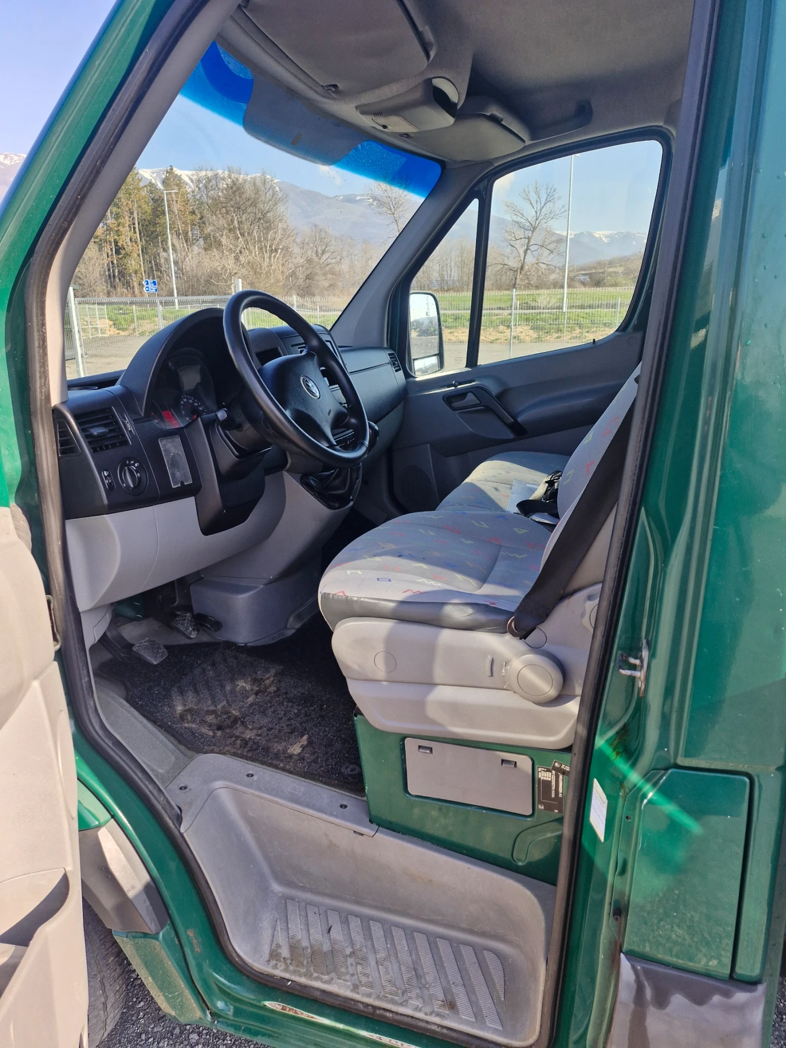 VW Crafter 2.5 109кс КЛИМА, снимка 11 - Бусове и автобуси - 53856863