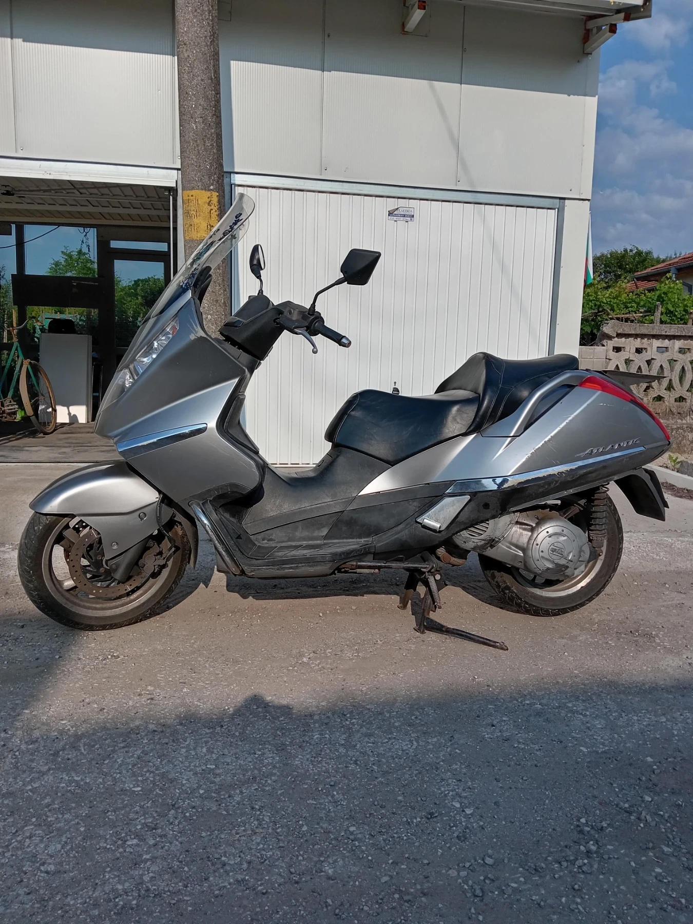 Aprilia Atlantic 500 к. с. - изображение 3