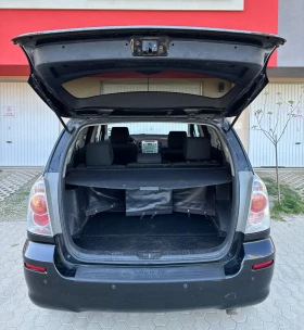 Toyota Corolla verso 2.2 D4D / Регистрирана , снимка 5