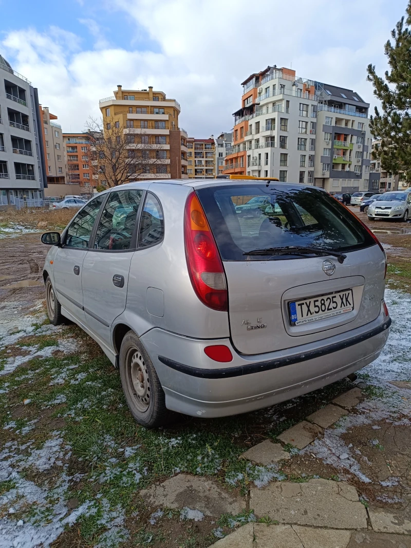 Nissan Almera tino 2.2 DCi, снимка 4 - Автомобили и джипове - 48087162