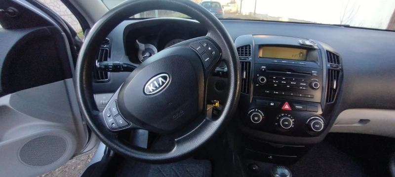 Kia Ceed 1.4i ГАЗ фабрична, снимка 10 - Автомобили и джипове - 48927482