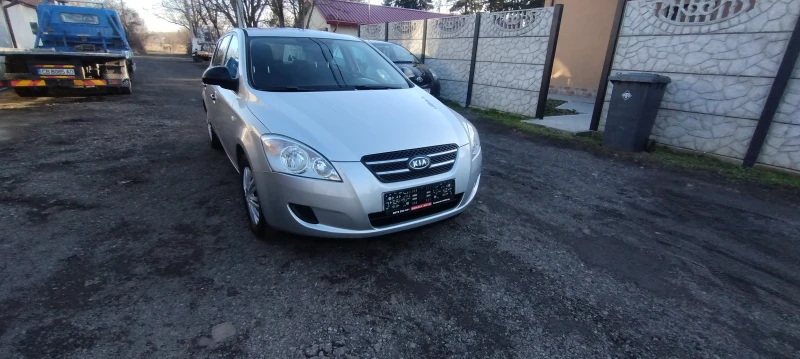 Kia Ceed 1.4i ГАЗ фабрична, снимка 3 - Автомобили и джипове - 48927482