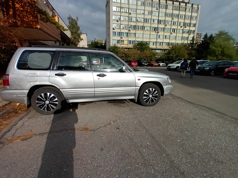Subaru Forester, снимка 4 - Автомобили и джипове - 52037953