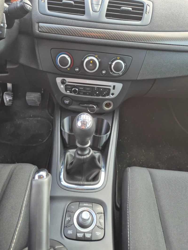 Renault Megane 1.5 dci, снимка 6 - Автомобили и джипове - 52477355