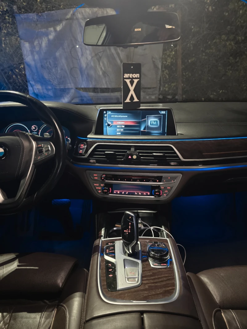 BMW 750, снимка 7 - Автомобили и джипове - 52541741