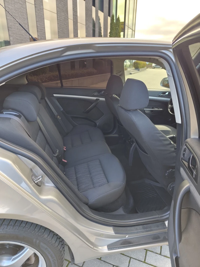 Skoda Octavia 2.0 TDI Common Rail 6 скорости, снимка 14 - Автомобили и джипове - 52752388