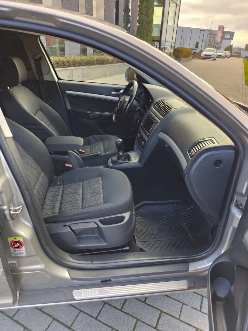 Skoda Octavia 2.0 TDI Common Rail 6 скорости, снимка 11 - Автомобили и джипове - 52752388