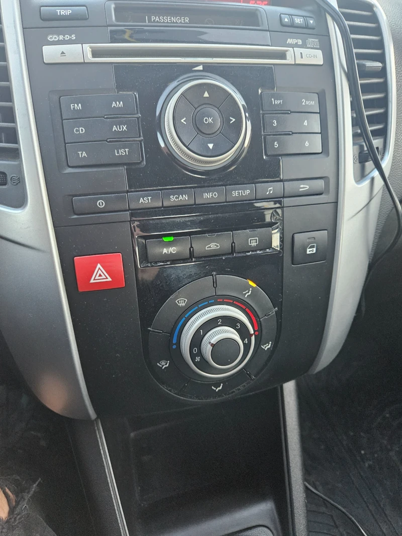 Kia Venga 1.4, снимка 11 - Автомобили и джипове - 52944759