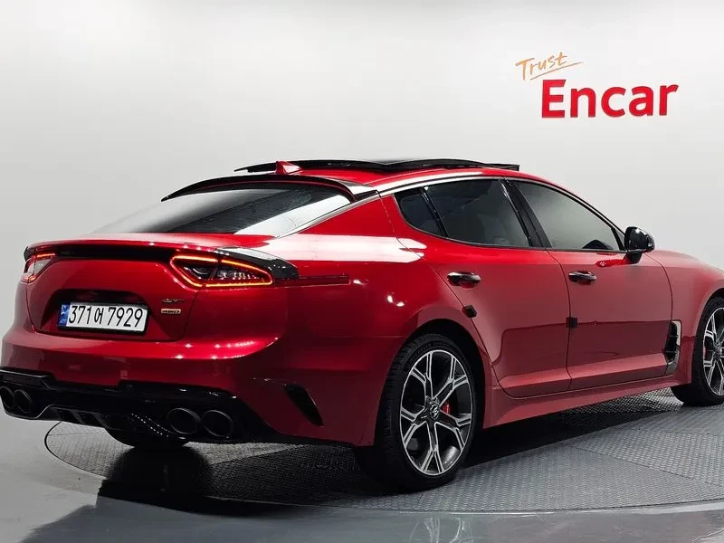 Kia Stinger 3.3 AWD GT - САМО 30% АВАНС, снимка 2 - Автомобили и джипове - 55889035