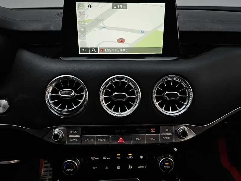 Kia Stinger 3.3 AWD GT - САМО 30% АВАНС, снимка 15 - Автомобили и джипове - 55889035