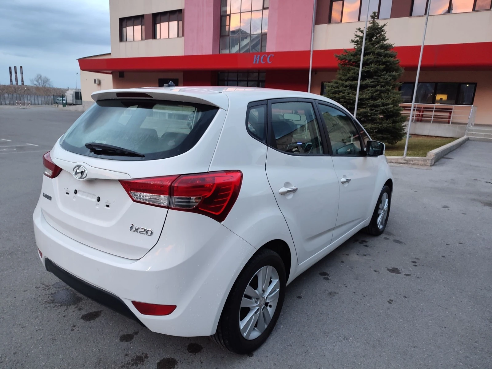 Hyundai Ix20 1.4i GPL 90ps navi - изображение 4